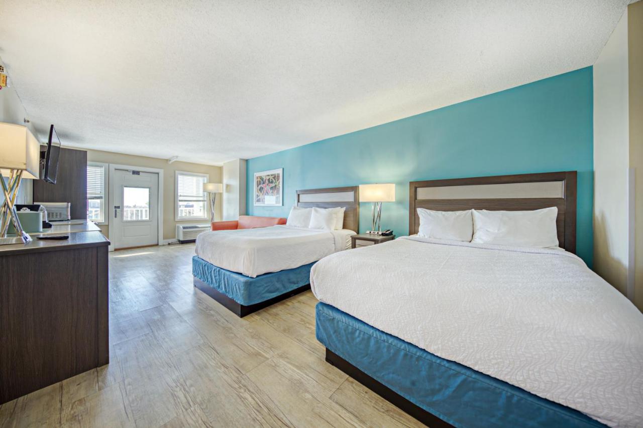 Double Room - Disability Access at Commander Hotel & Suites