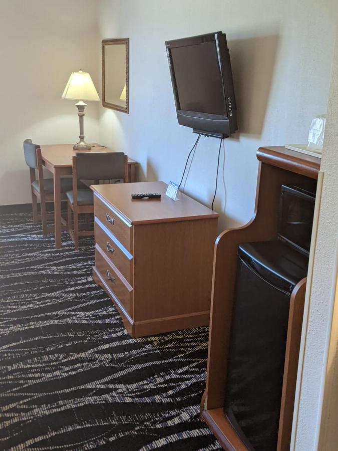 | Heritage Inn and Suites