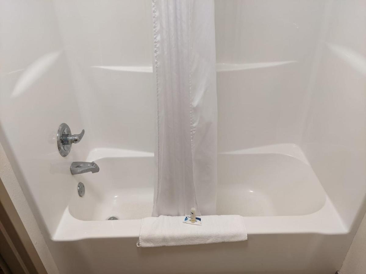 | Heritage Inn and Suites