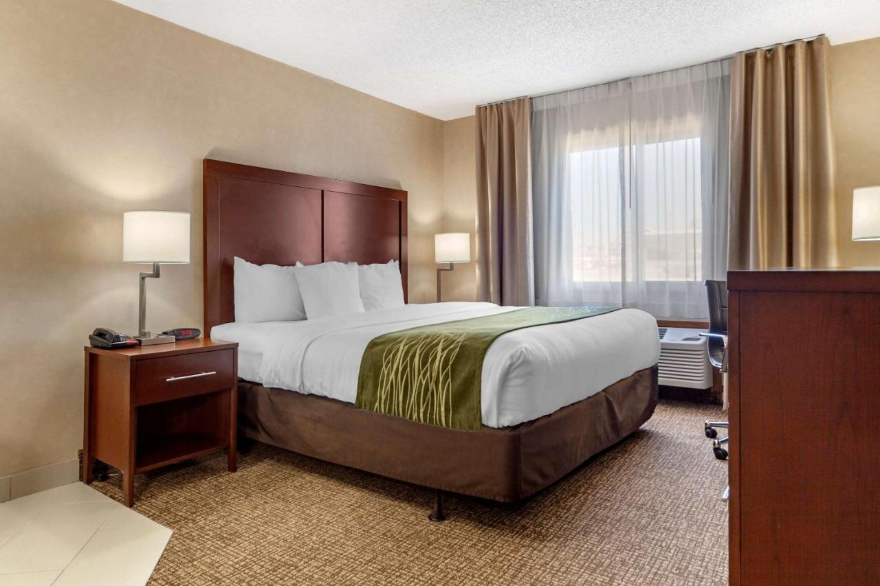 King Room with Hot Tub in Room - Non-Smoking at Comfort Inn Grand Island North