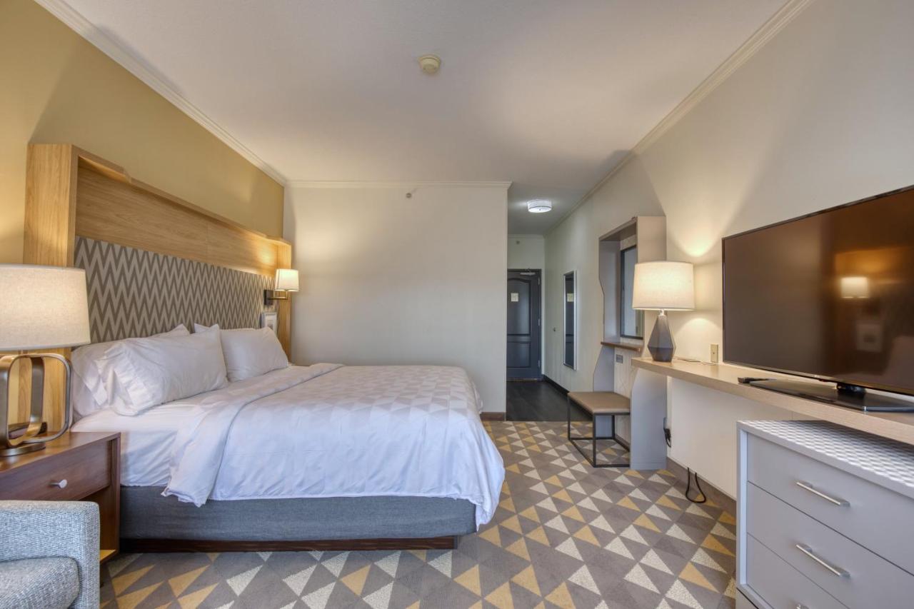 Executive King Room at Holiday Inn Hotel & Suites Madison West - Middleton by IHG