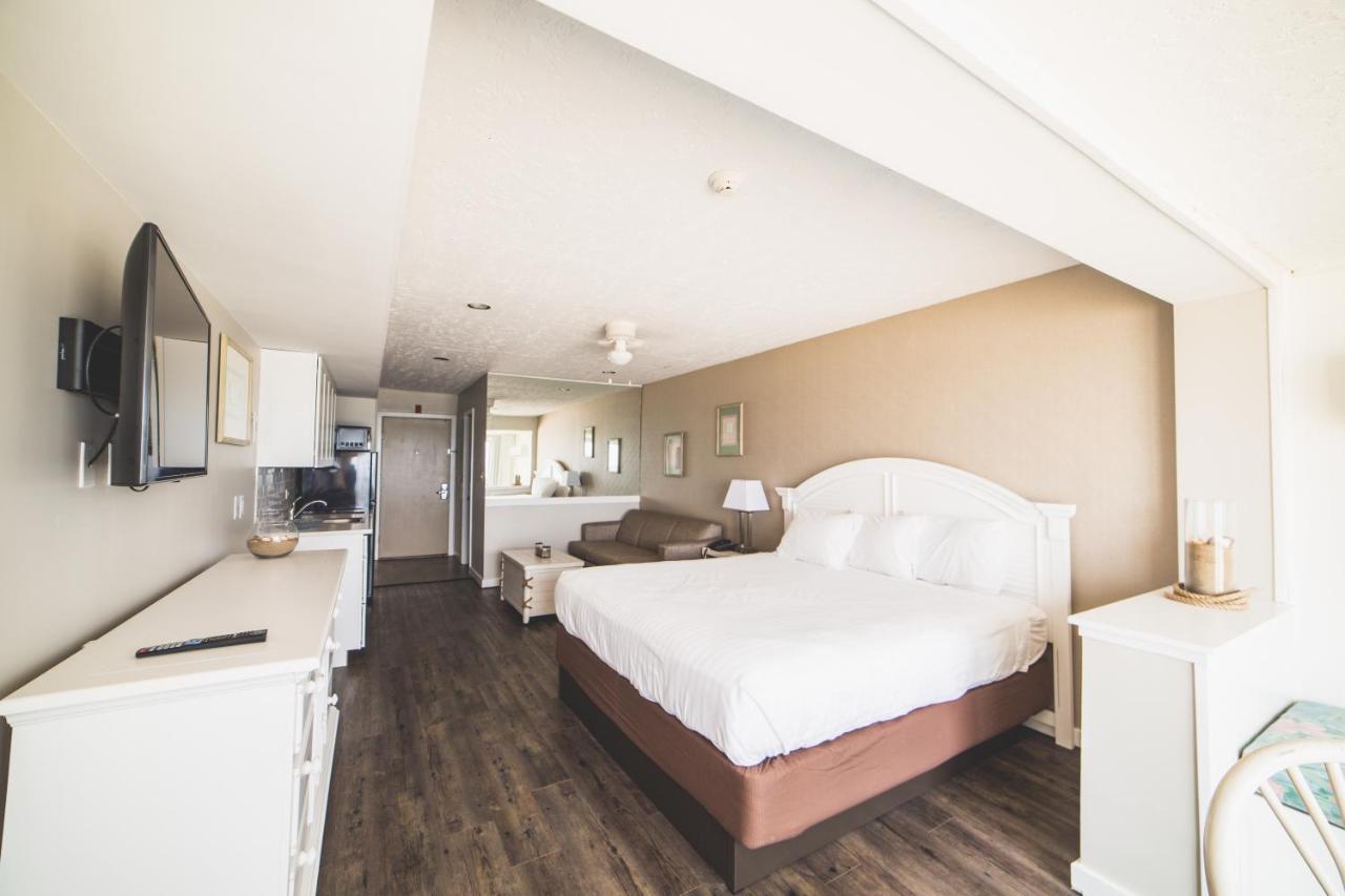  | Surf Club Oceanfront Hotel