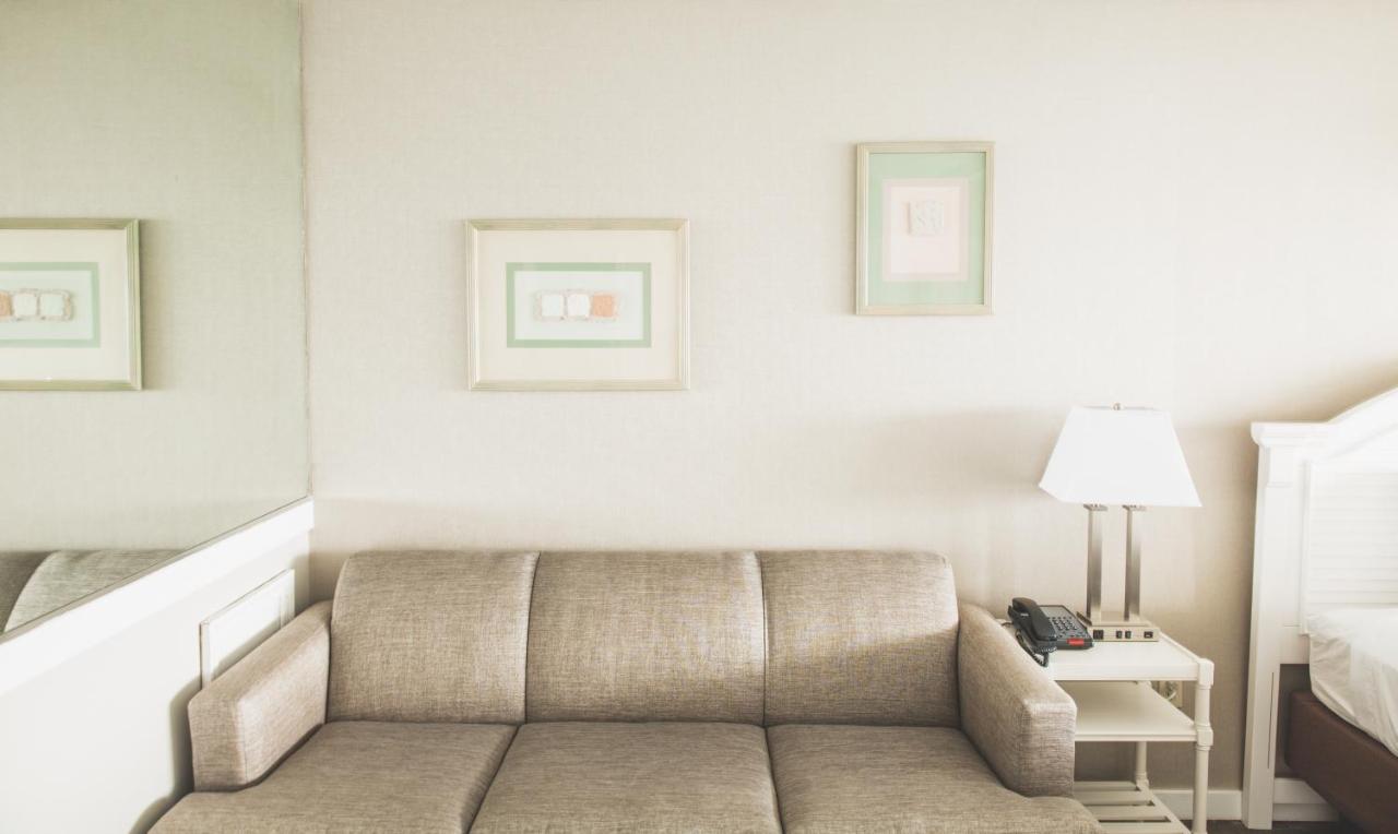 | Surf Club Oceanfront Hotel