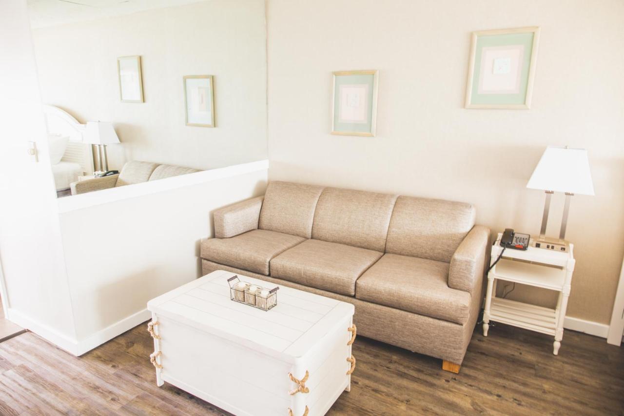  | Surf Club Oceanfront Hotel