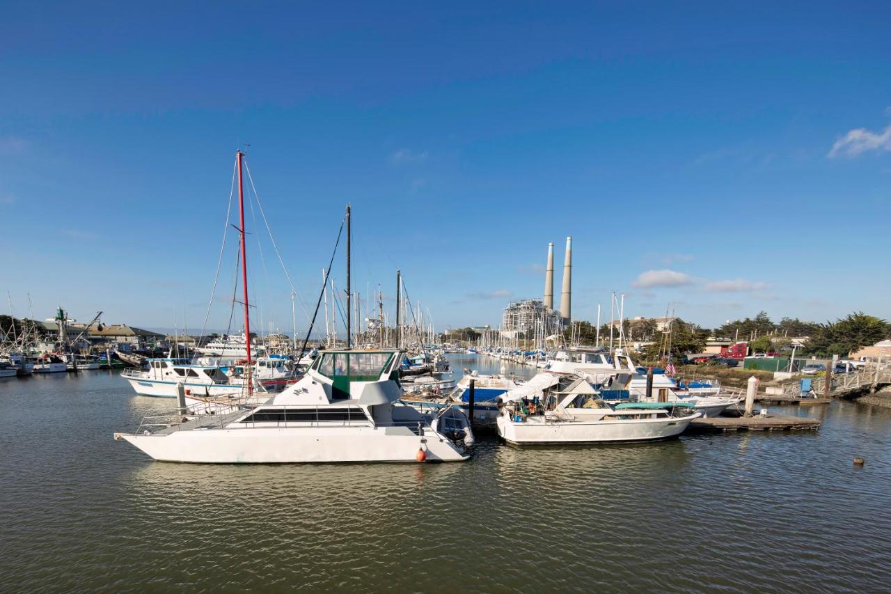 | Inn At Moss Landing Point