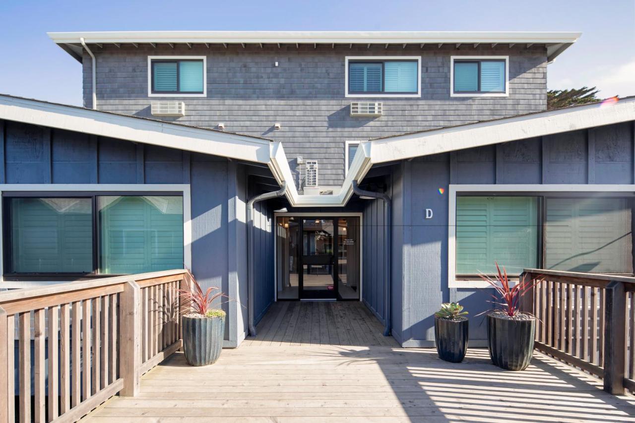 | Inn At Moss Landing Point
