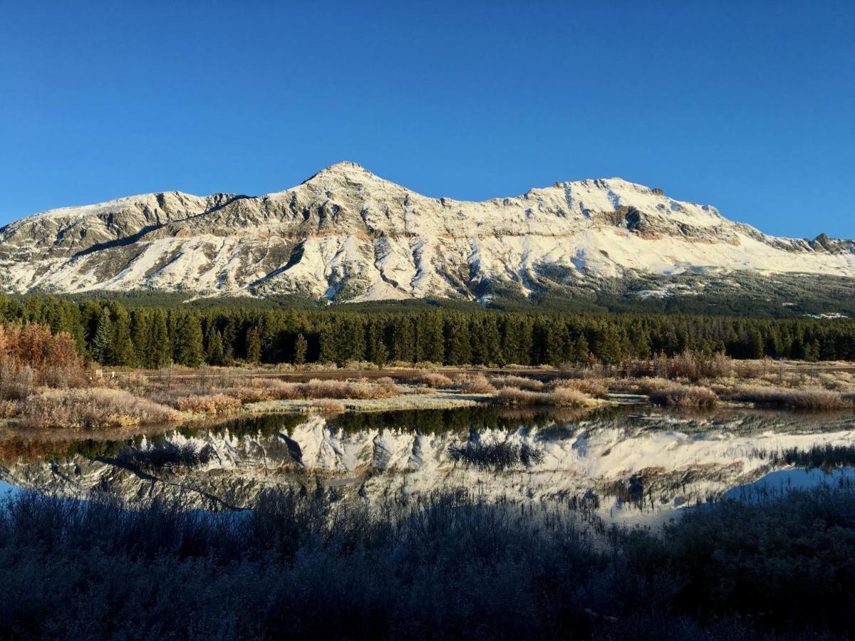 | Summit Mountain Lodge and Steakhouse