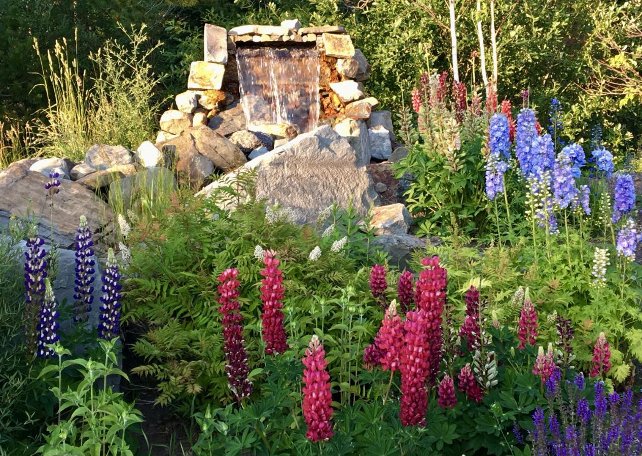 | Summit Mountain Lodge and Steakhouse