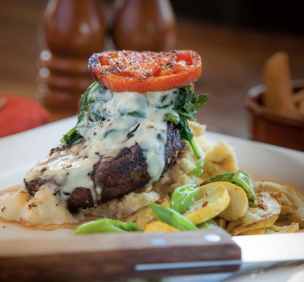| Summit Mountain Lodge and Steakhouse