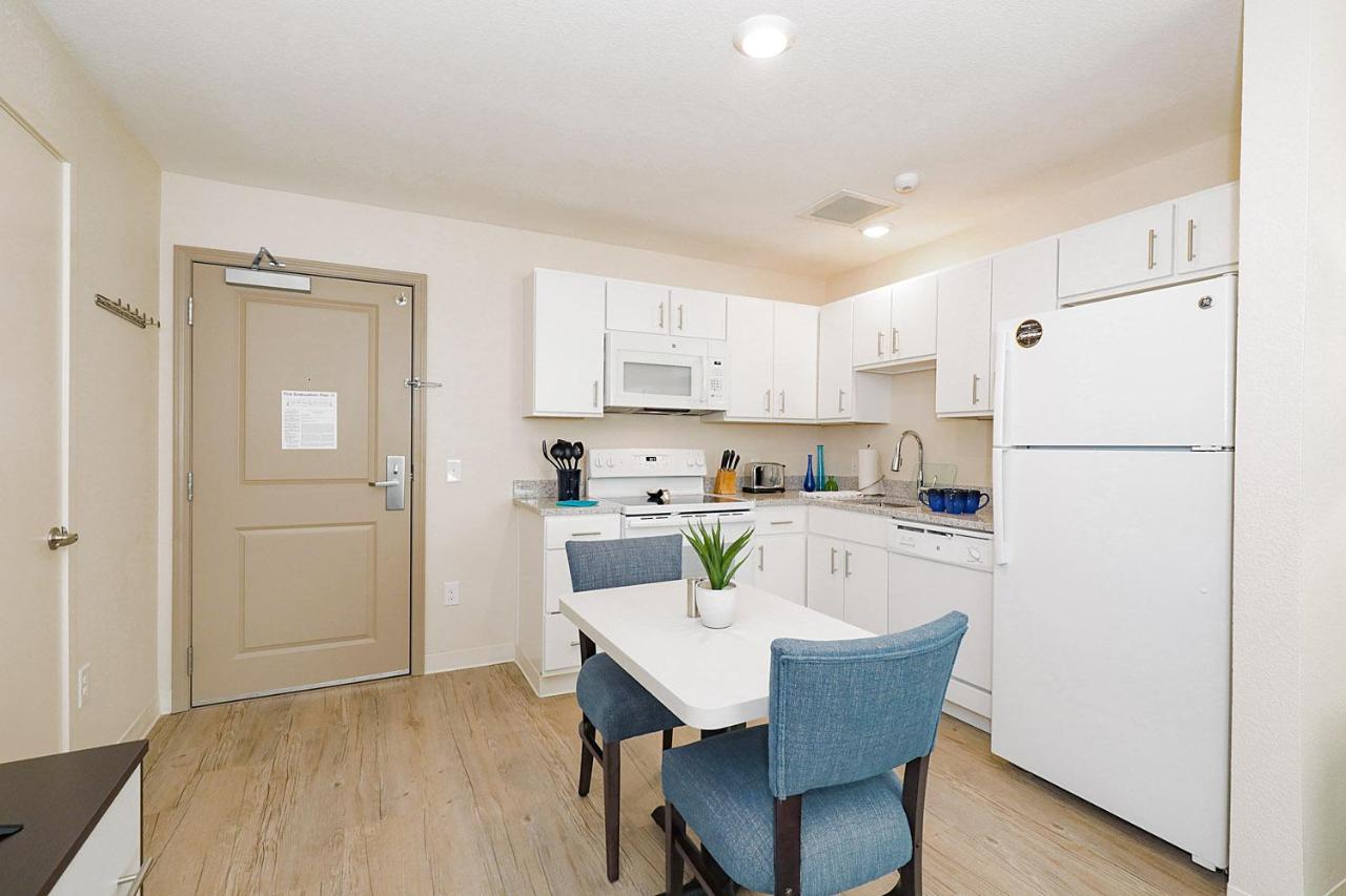 Suite at Parks Residential -Richardson