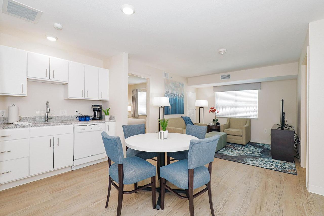 Two-Bedroom Suite at Parks Residential -Richardson