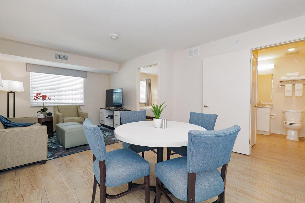 Two-Bedroom Suite at Parks Residential -Richardson