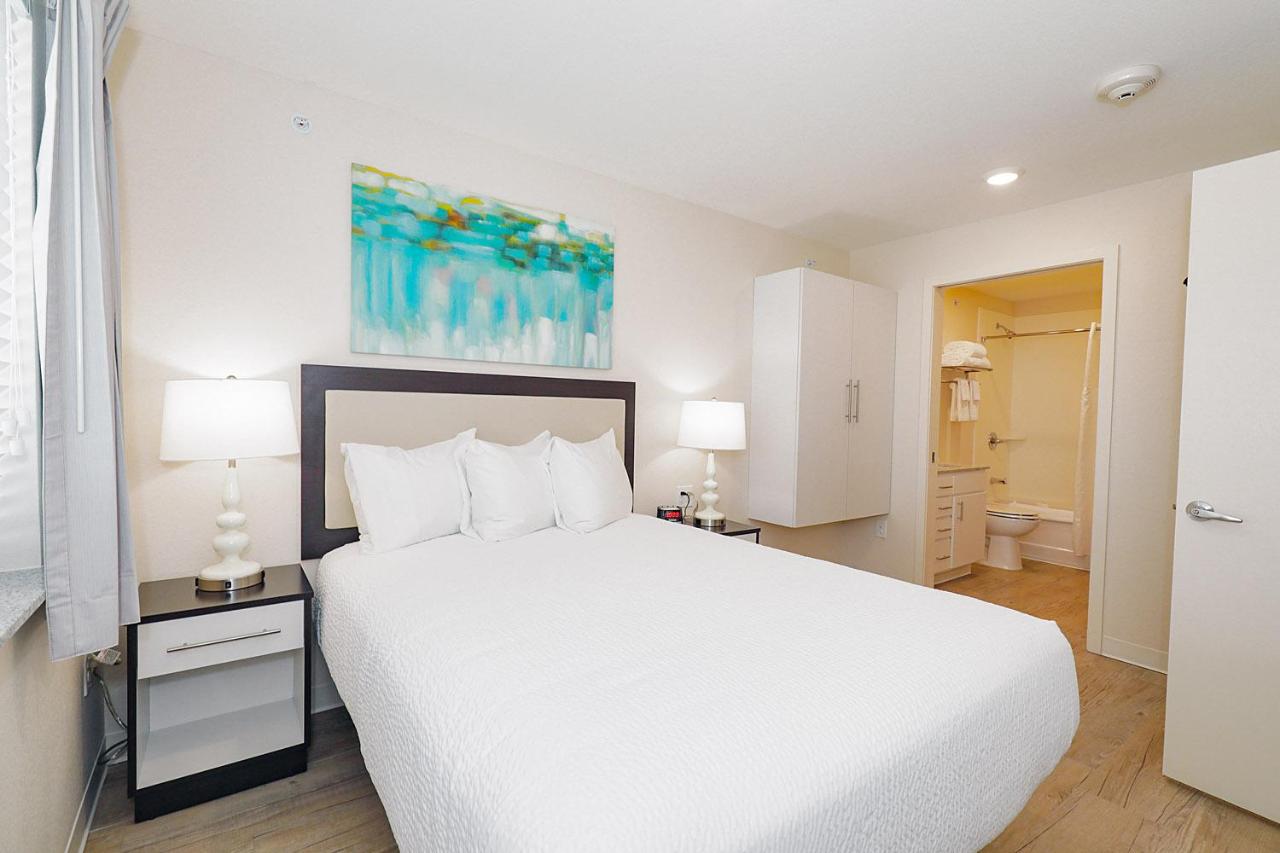 Two-Bedroom Suite at Parks Residential -Richardson