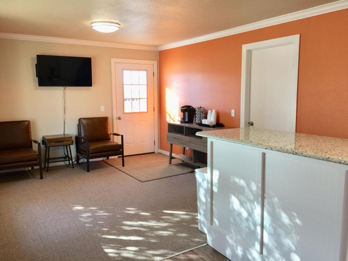  | Downtown Motel Woodward