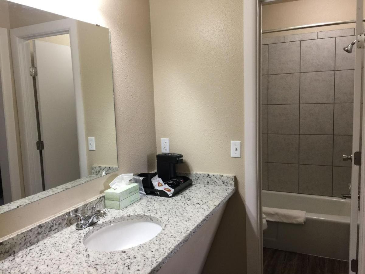  | Downtown Motel Woodward