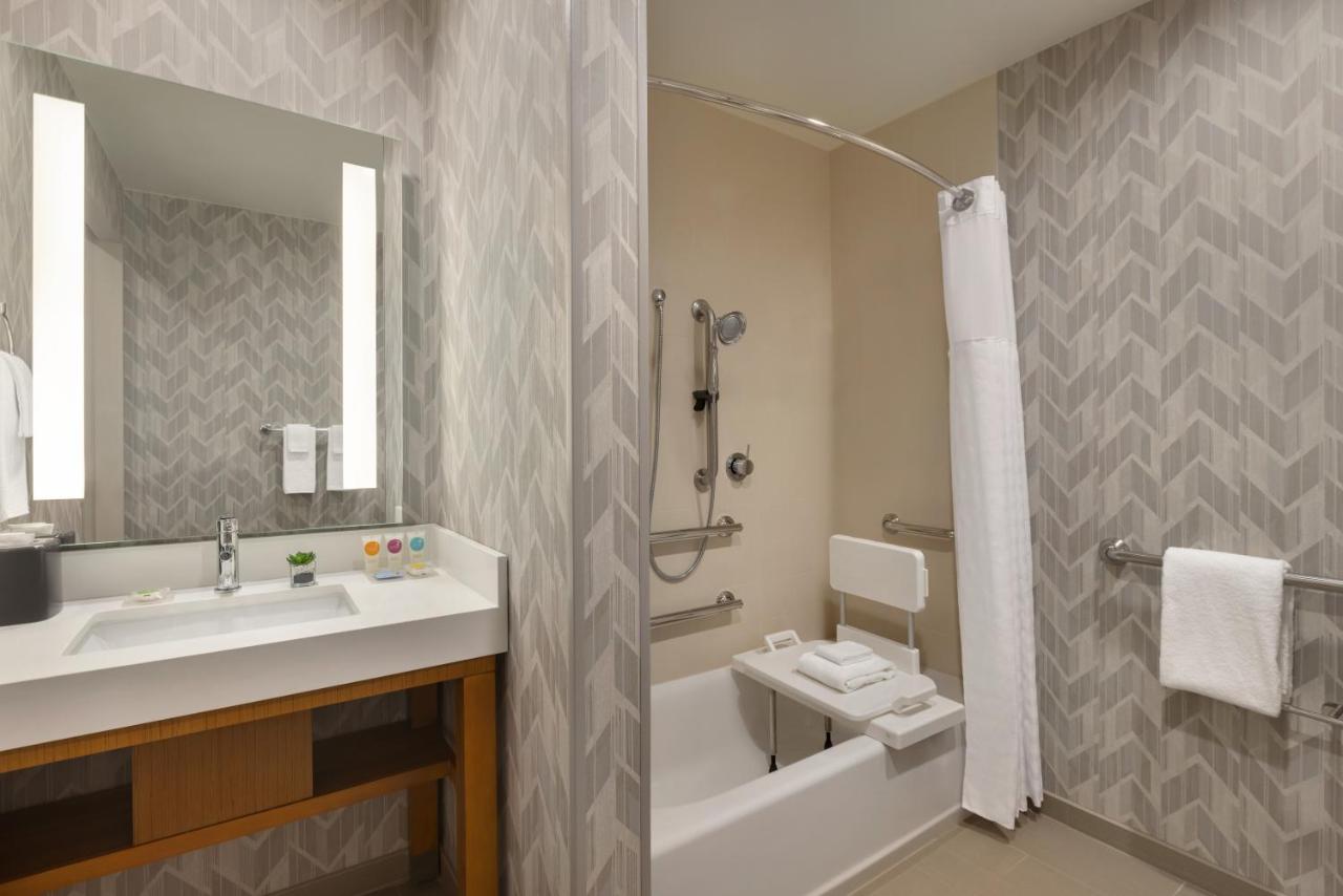 King Room - Disability Access at Hyatt Place Houston Downtown