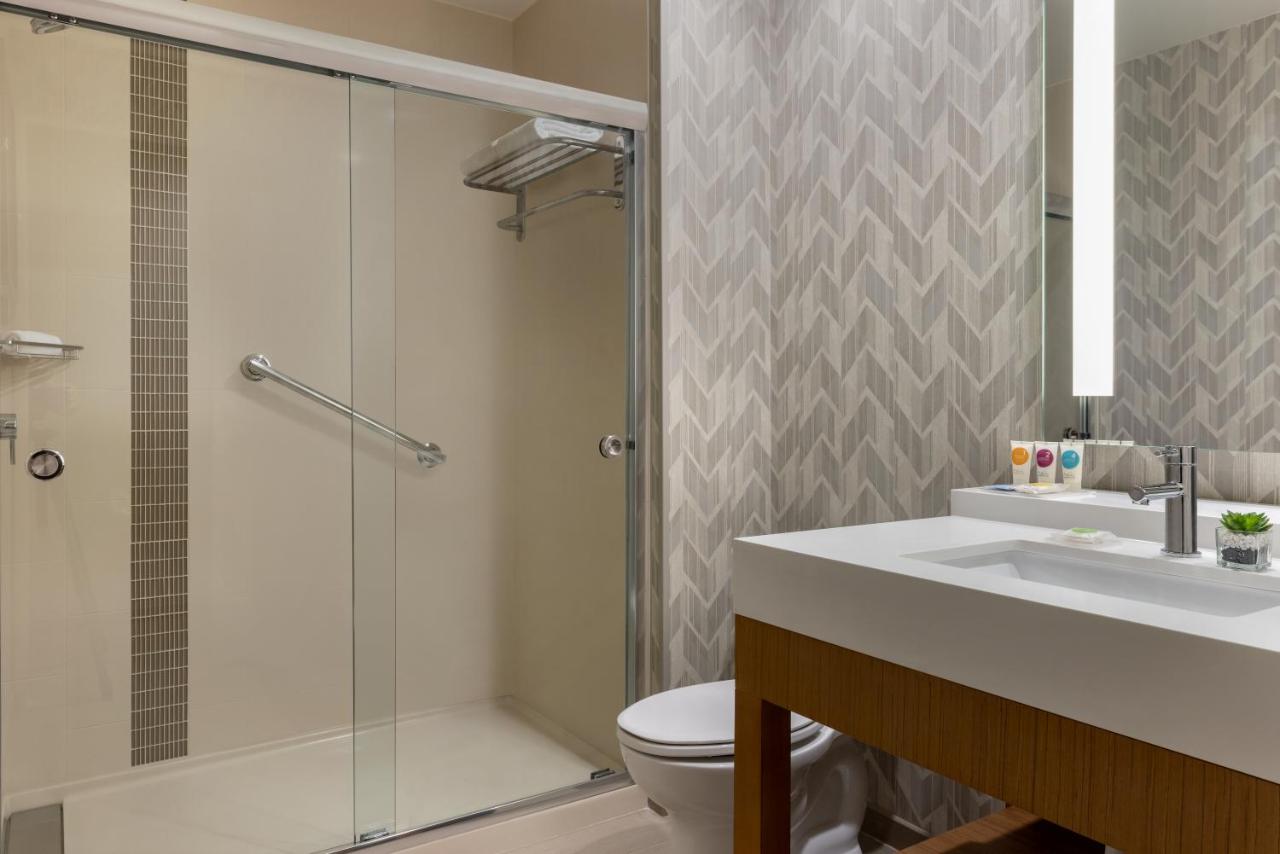 King Room at Hyatt Place Houston Downtown