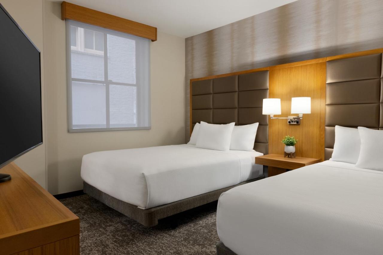 Queen Room - Disability Access at Hyatt Place Houston Downtown