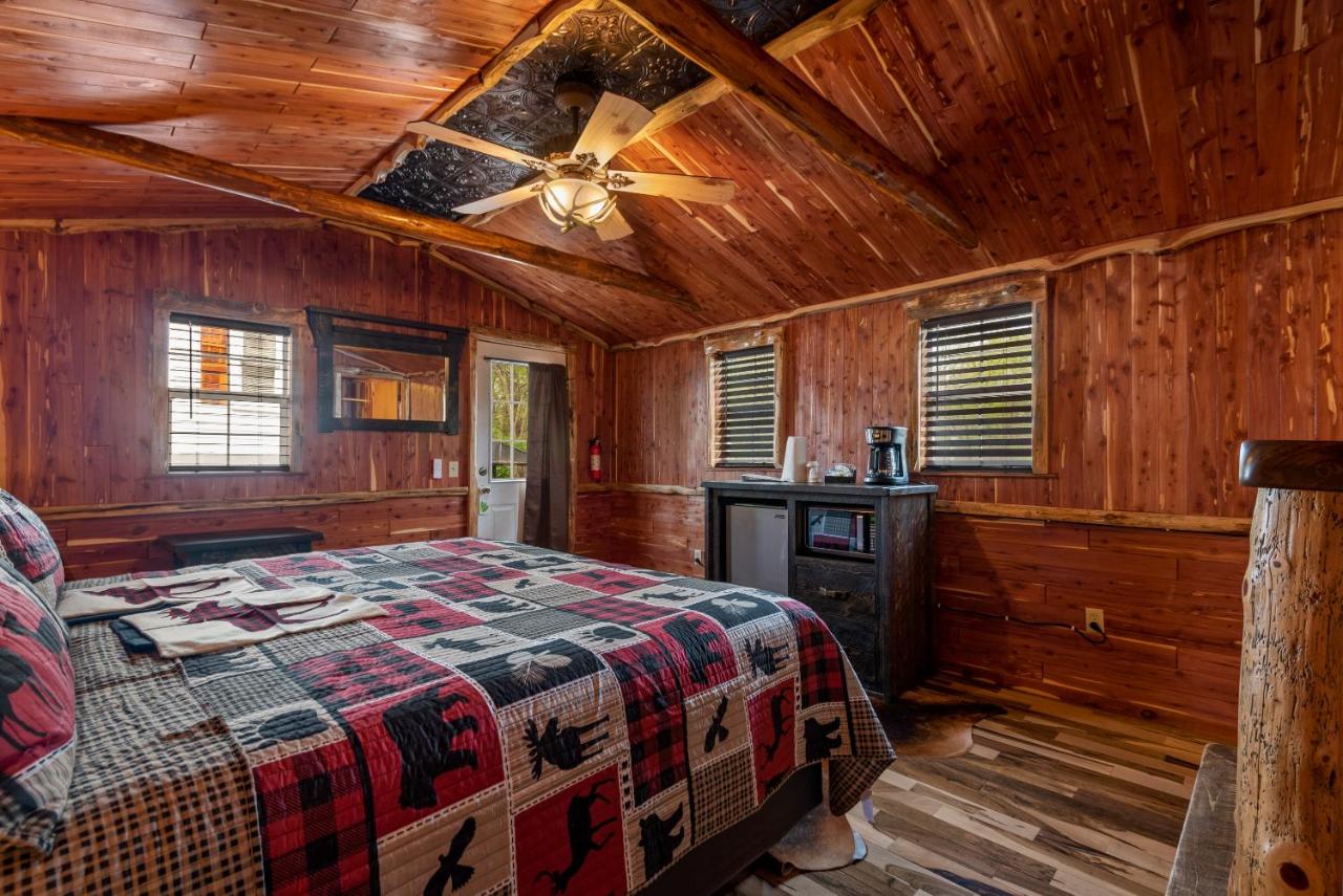 | Log Cabin Inn