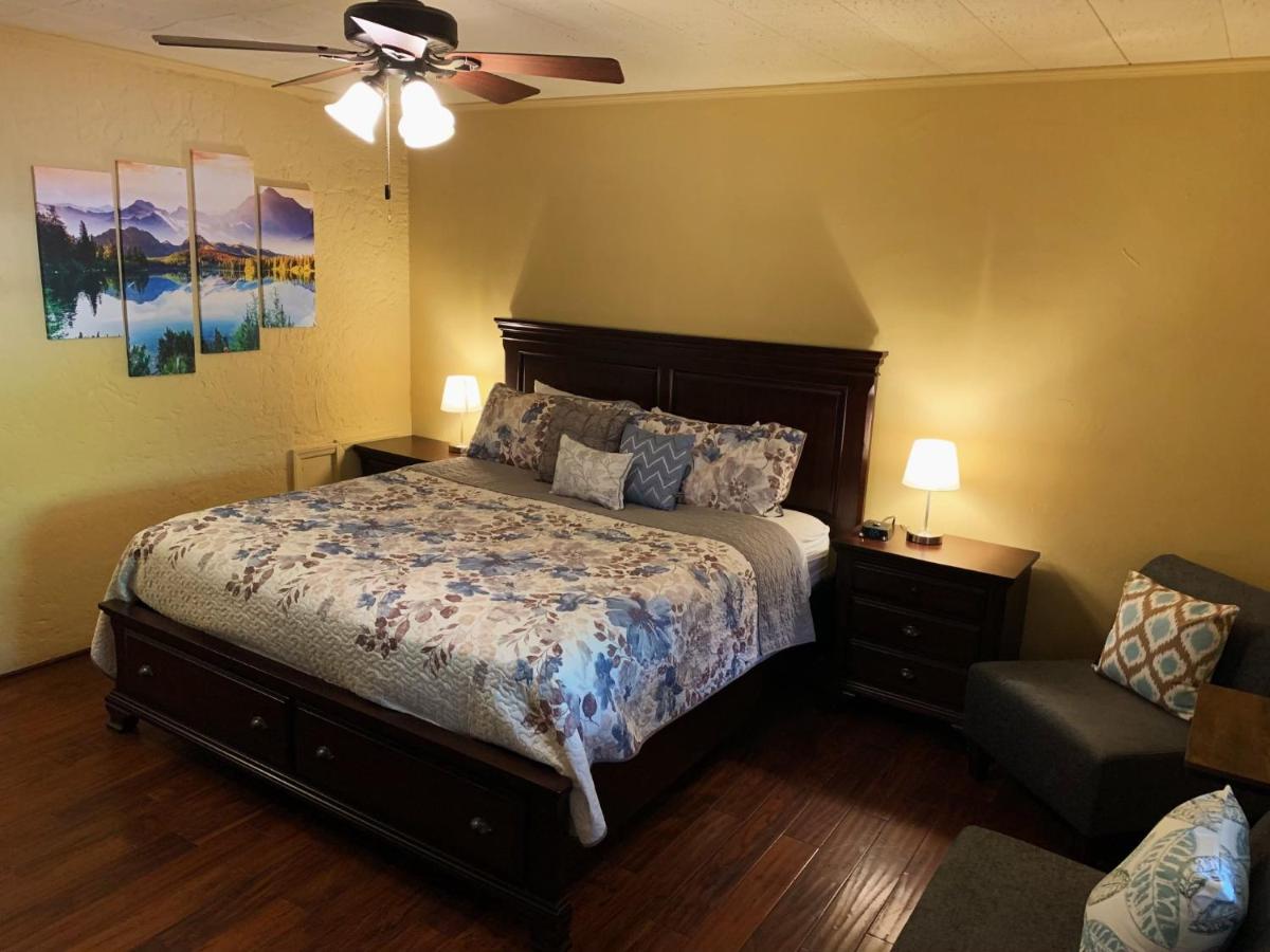 | Ridgeway Inn - Blowing Rock