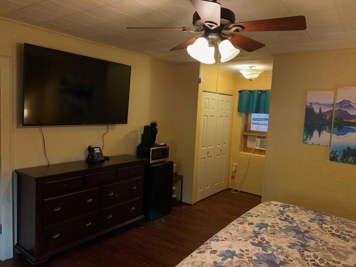 | Ridgeway Inn - Blowing Rock