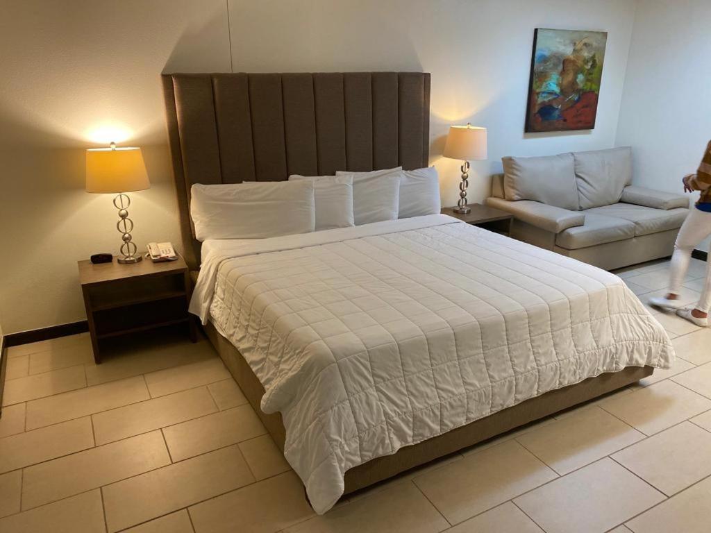King Studio at Peninsula Island Resort & Spa - Beach Front Property at South Padre Island