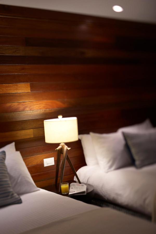 | Port Royal Oceanfront Hotel
