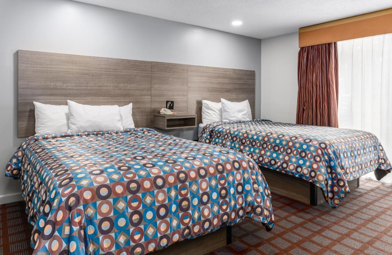 | Blue Dolphin Inn