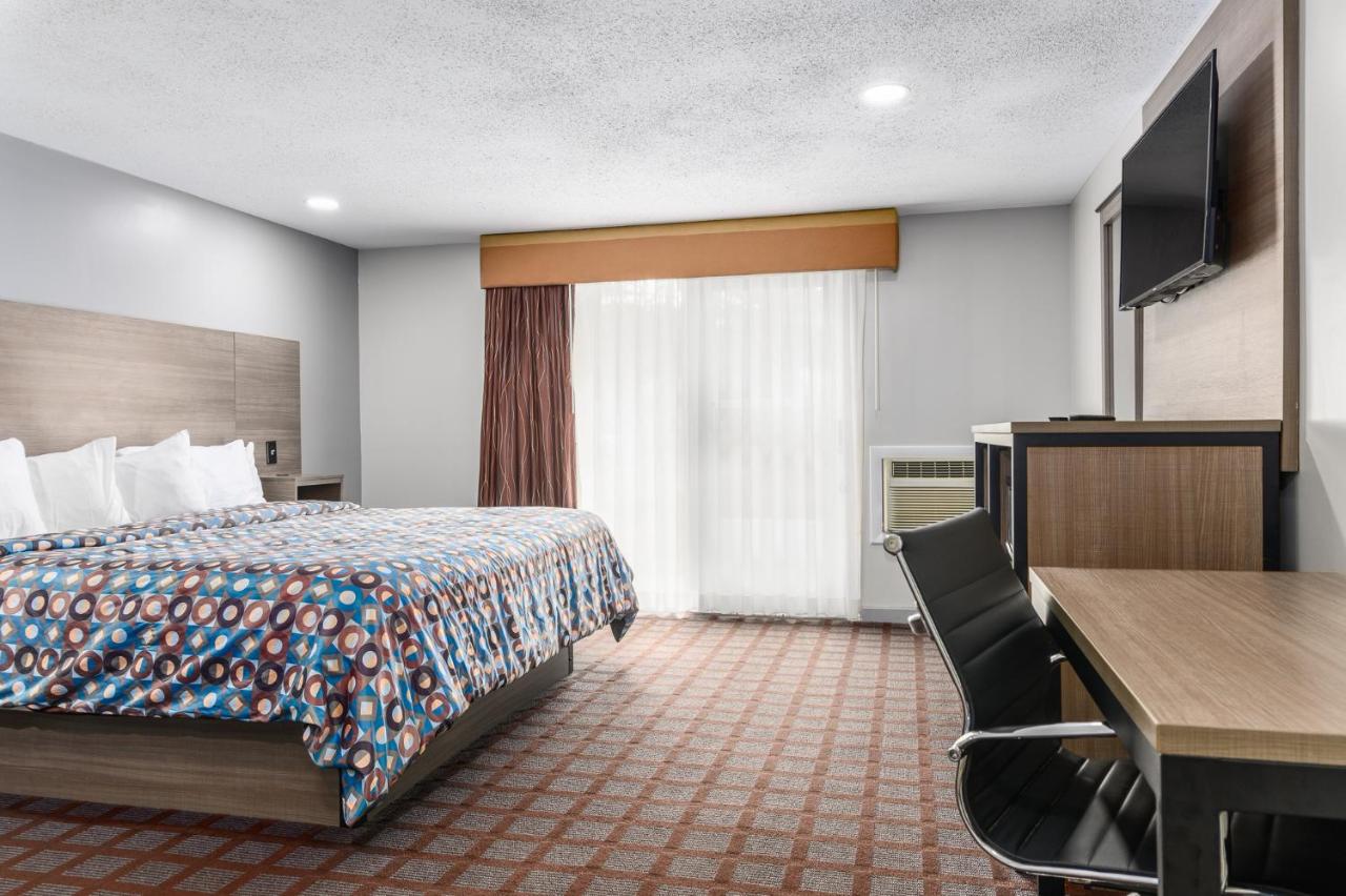 | Blue Dolphin Inn