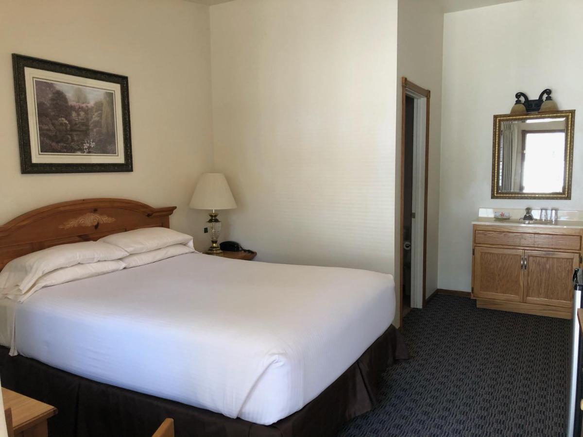 | The Landmark Inn