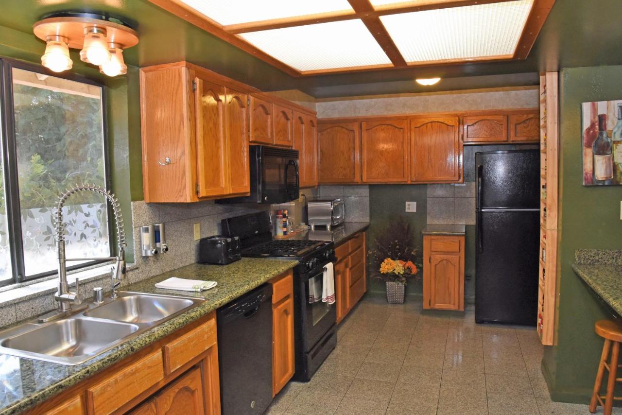 | The Kern Lodge