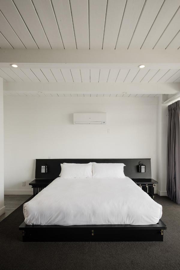 Studio with Balcony at Hollywood Hills Hotel
