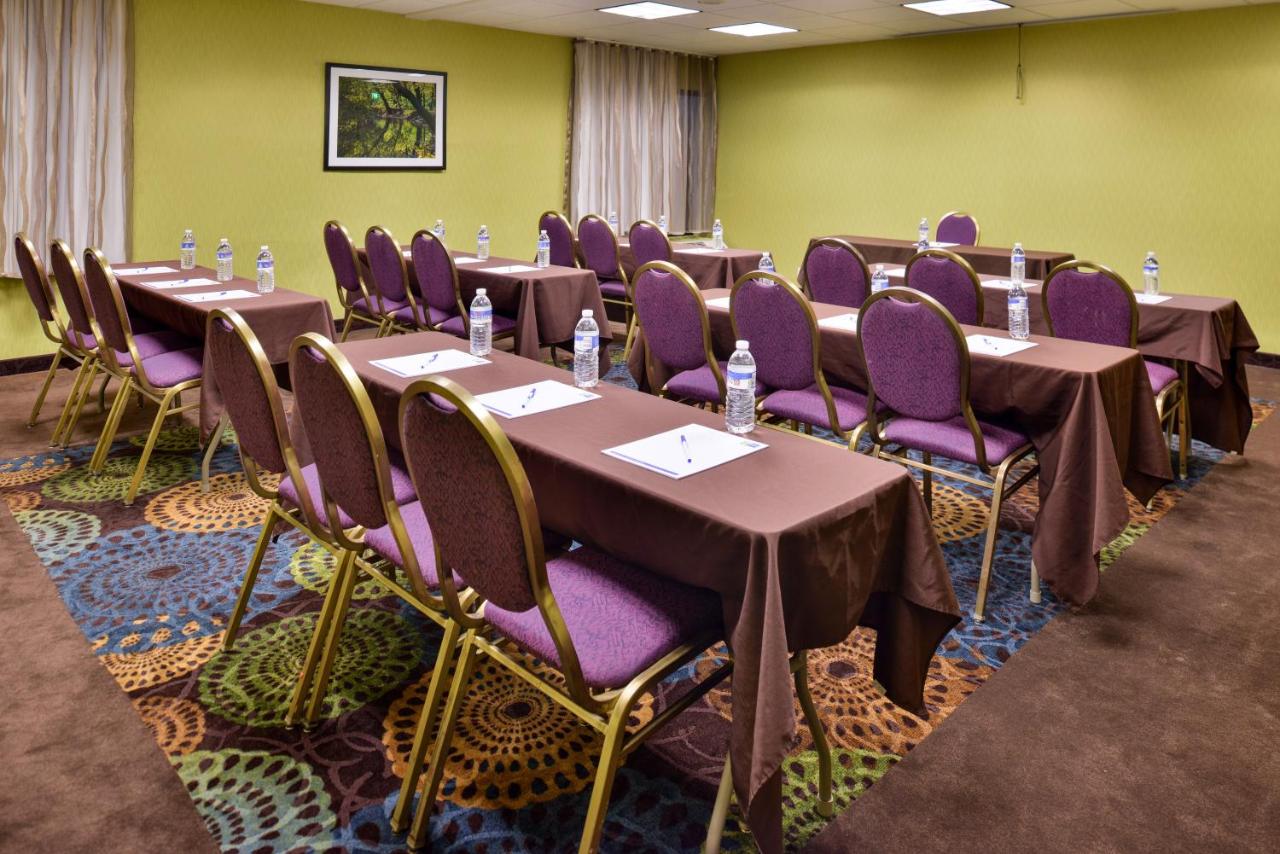 | Holiday Inn Express Hunt Valley, an IHG Hotel