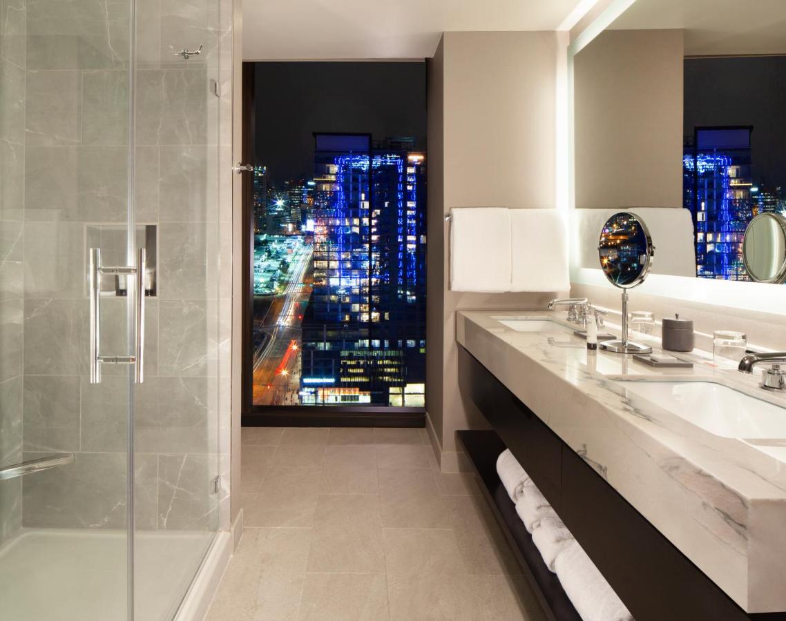 Grand Corner Suite with 1 King Bed at Grand Hyatt Nashville