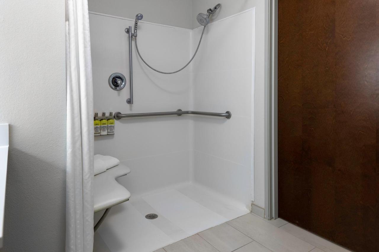 King Room - Disability Access/Non-Smoking at Holiday Inn Express Hotel & Suites CORDELE NORTH by IHG