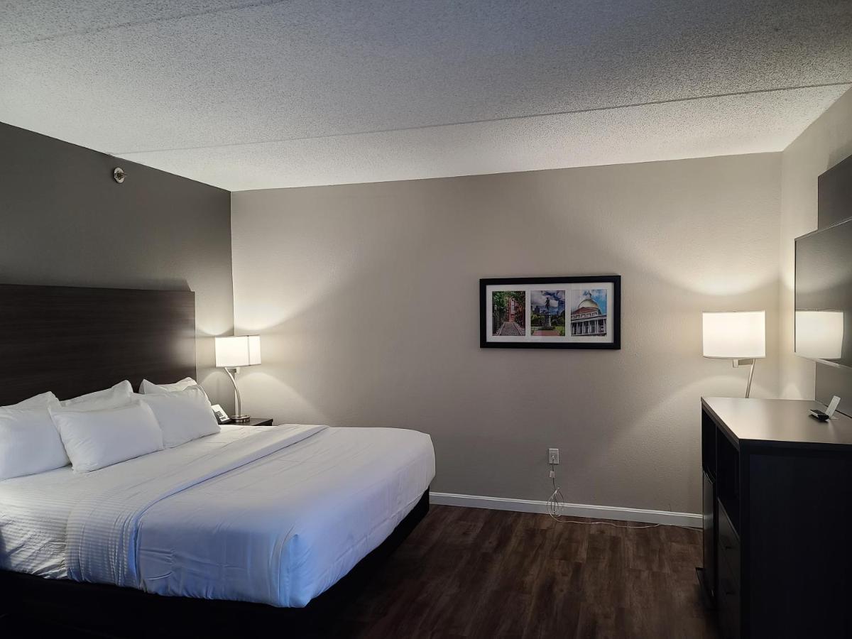 | Comfort Inn Boston Milford