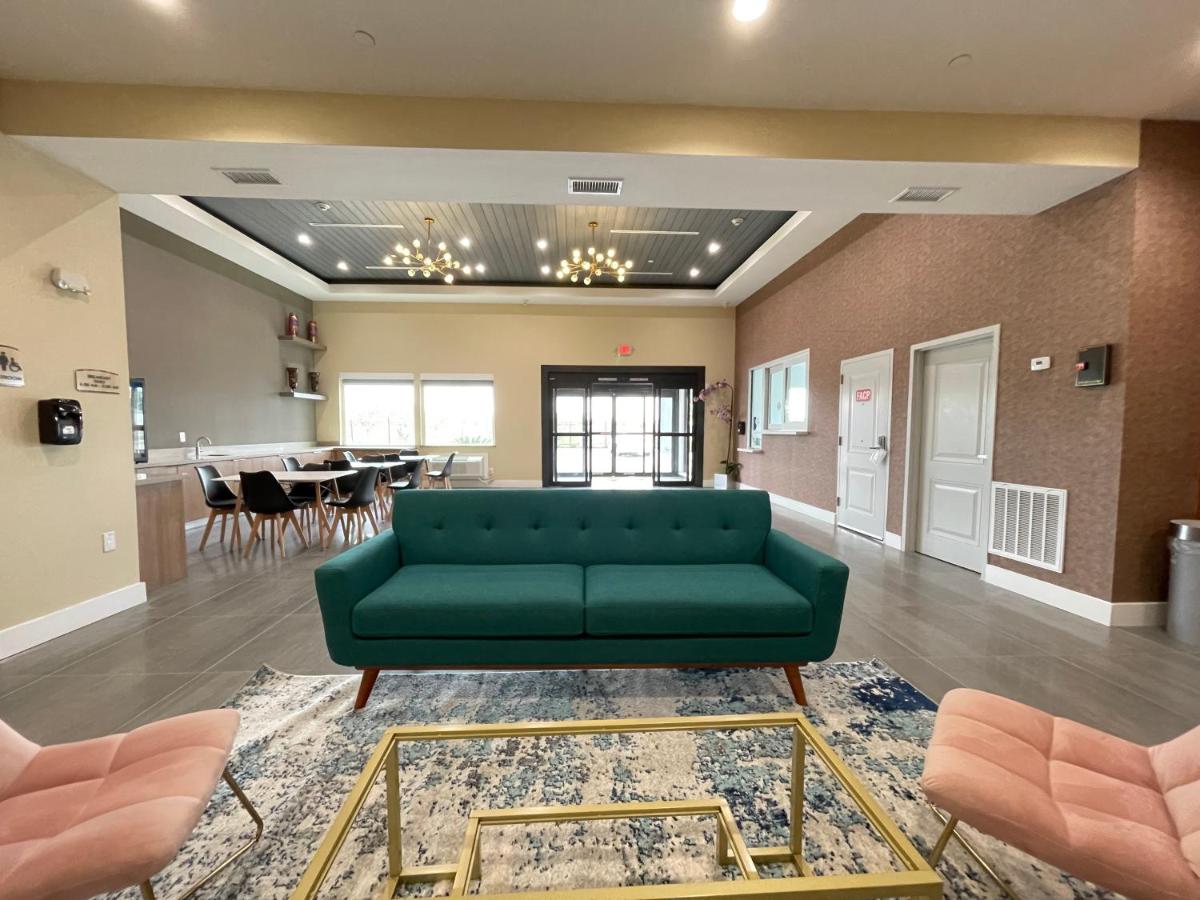 | Palace Inn Blue Houston East Beltway 8