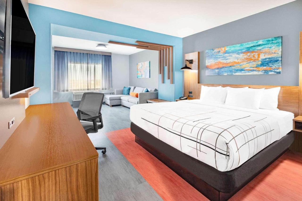 King Suite - Non-Smoking at La Quinta Inn & Suites by Wyndham Fort Stockton Northeast