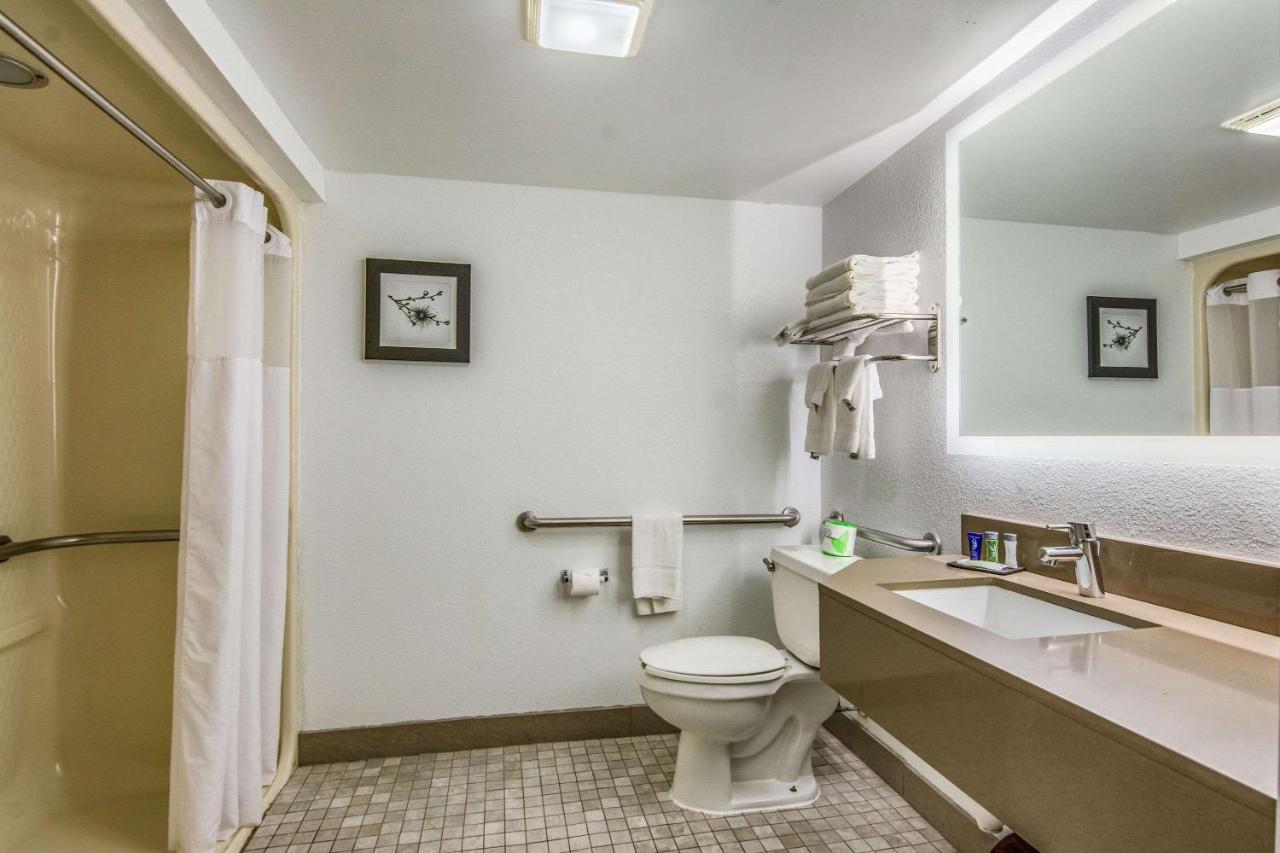 Queen Room - Accessible at Sleep Inn Fort Mill near Carowinds Blvd
