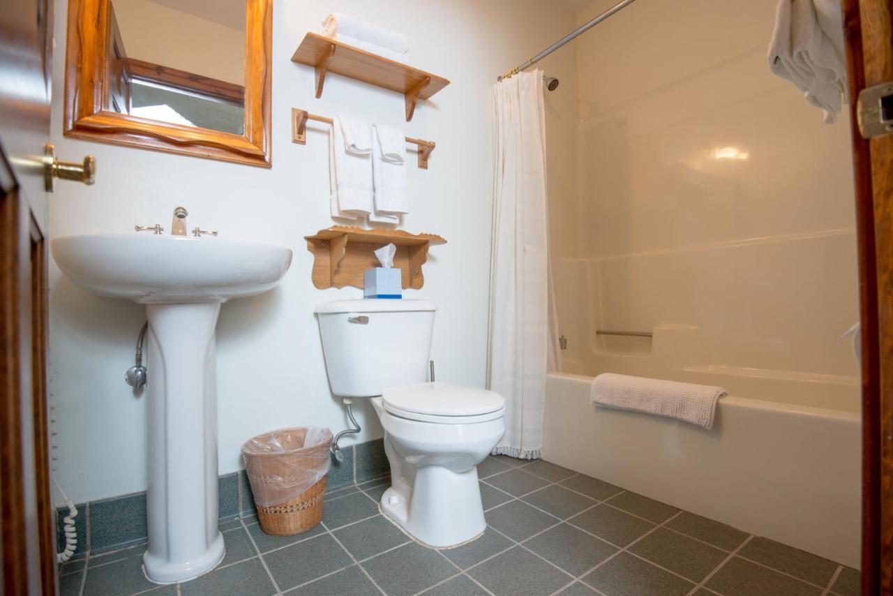 | Inn at Cedar Crossing