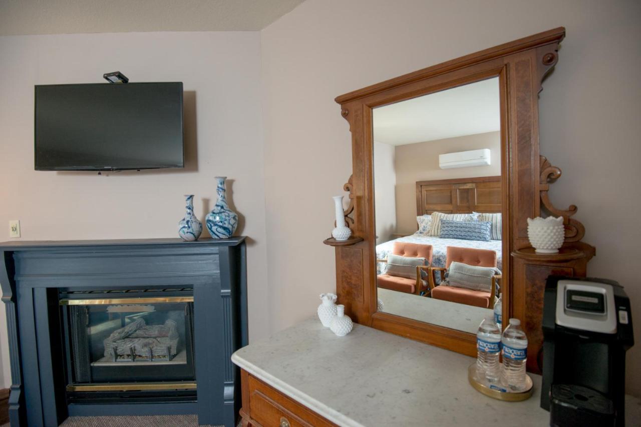 | Inn at Cedar Crossing