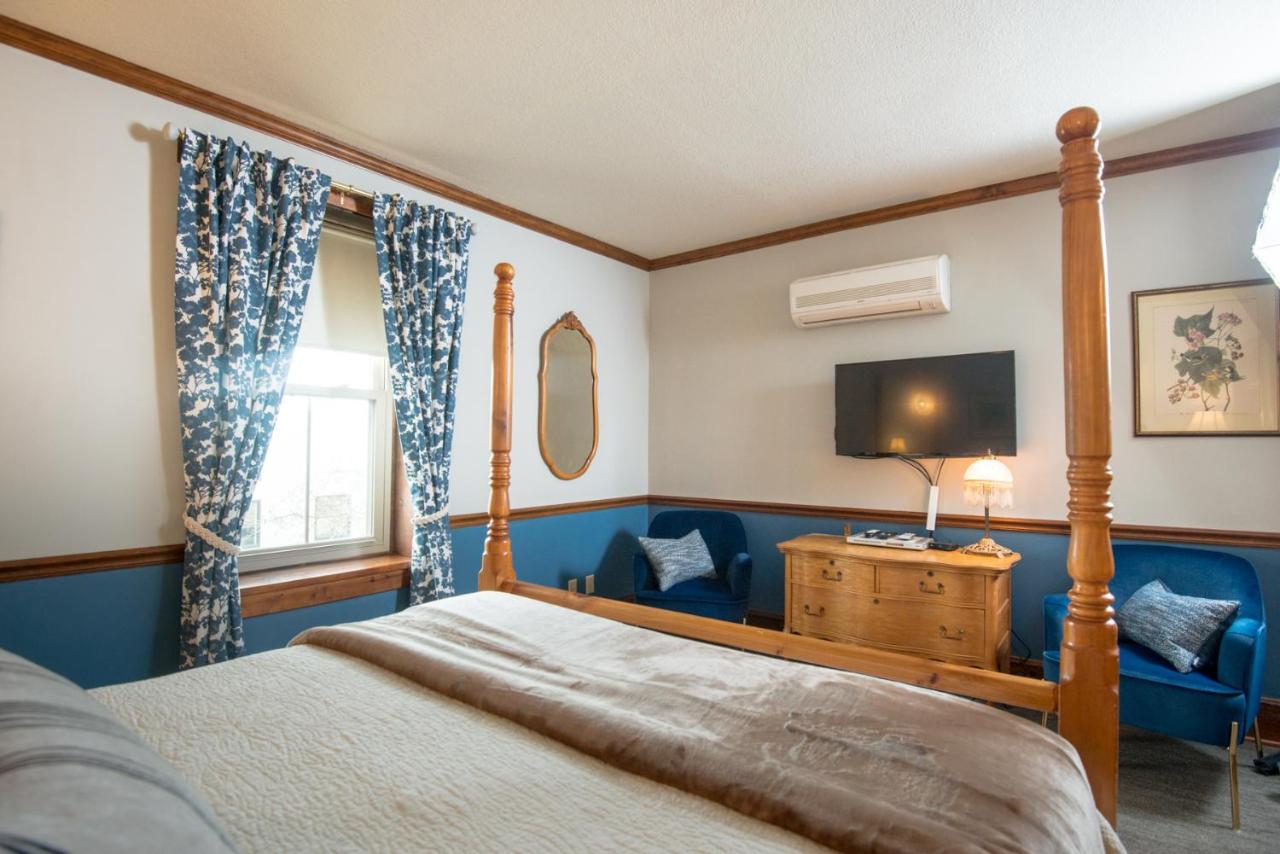 | Inn at Cedar Crossing