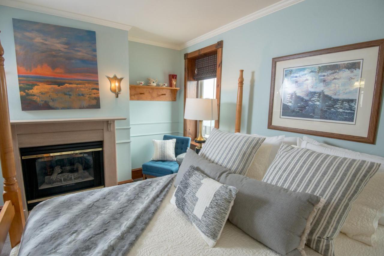 | Inn at Cedar Crossing