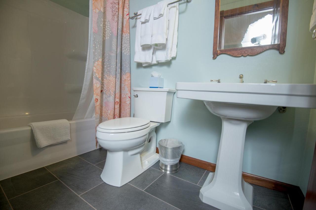  | Inn at Cedar Crossing