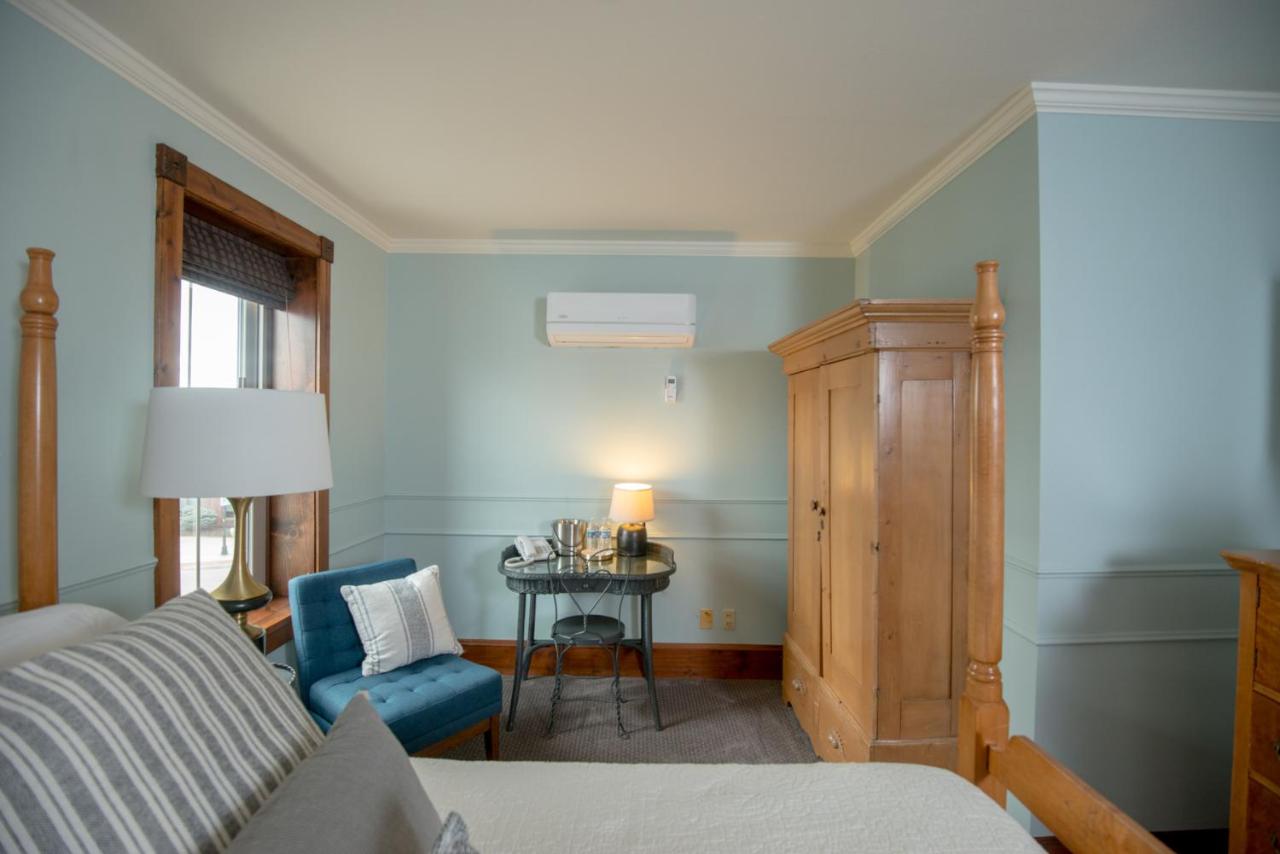 | Inn at Cedar Crossing