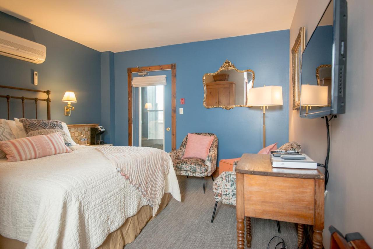 | Inn at Cedar Crossing