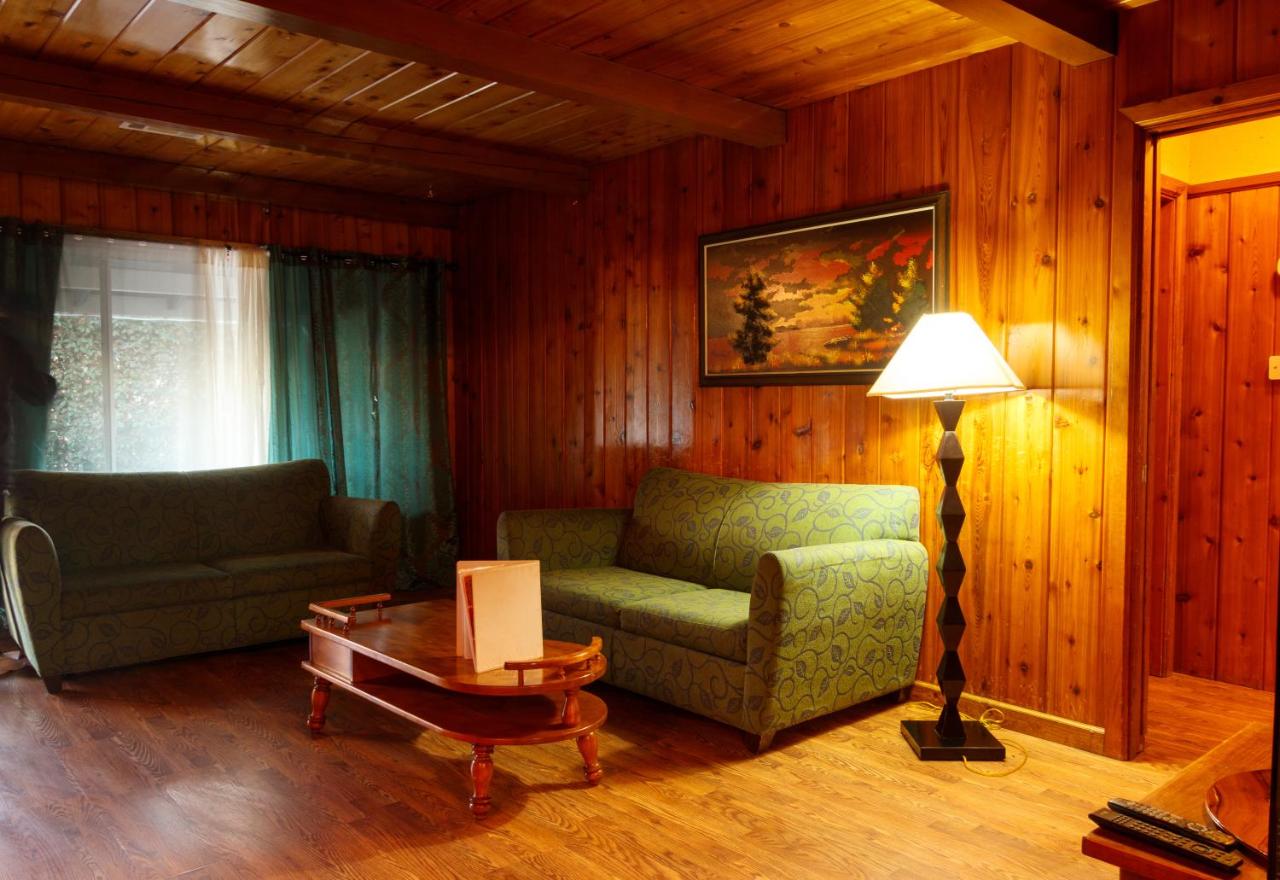 | The Kern Lodge