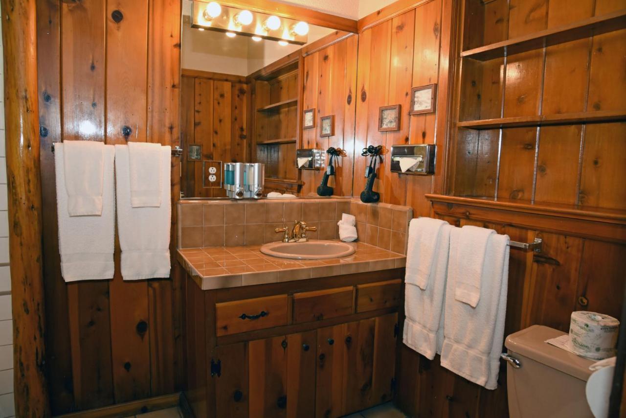 | The Kern Lodge