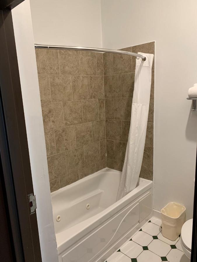 King Suite with Sofa Bed and Hot Tub- Non-Smoking at Comfort Inn Crystal Lake - Algonquin