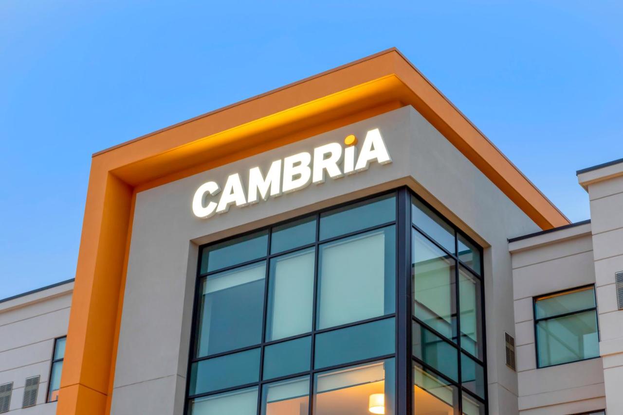 | Cambria Hotel Detroit-Shelby Township